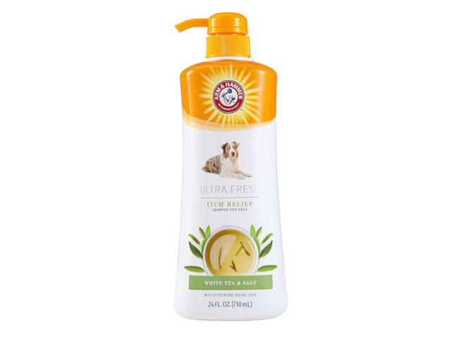 Gentle dog shampoo for easy dog baths